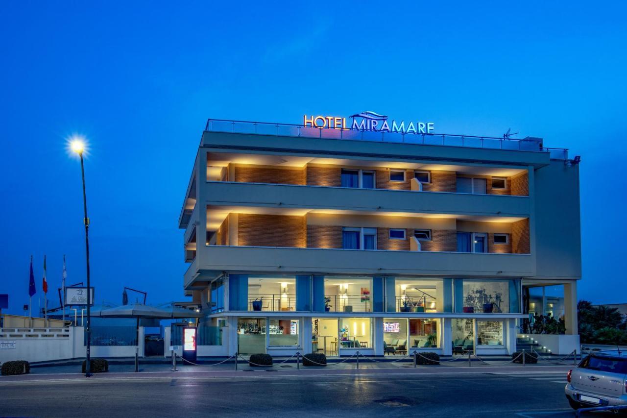 Hotel Miramare Latina Exterior foto